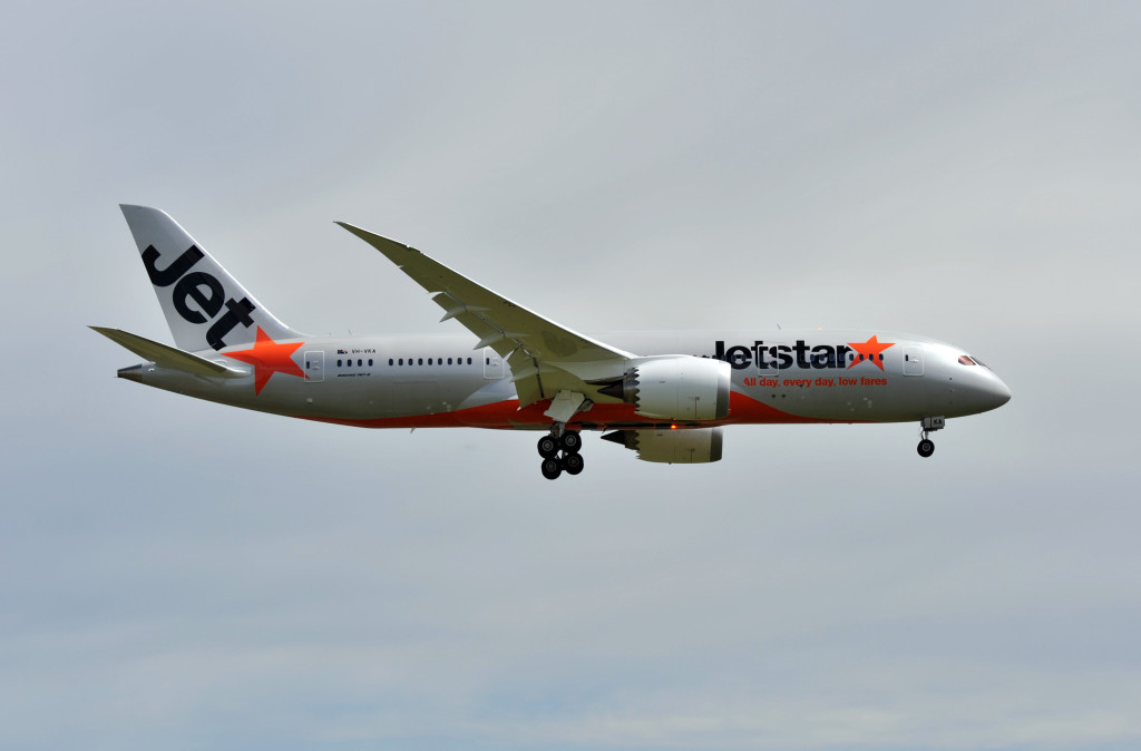 Thumbnail for Passengers stuck on plane after Alice Springs diversion