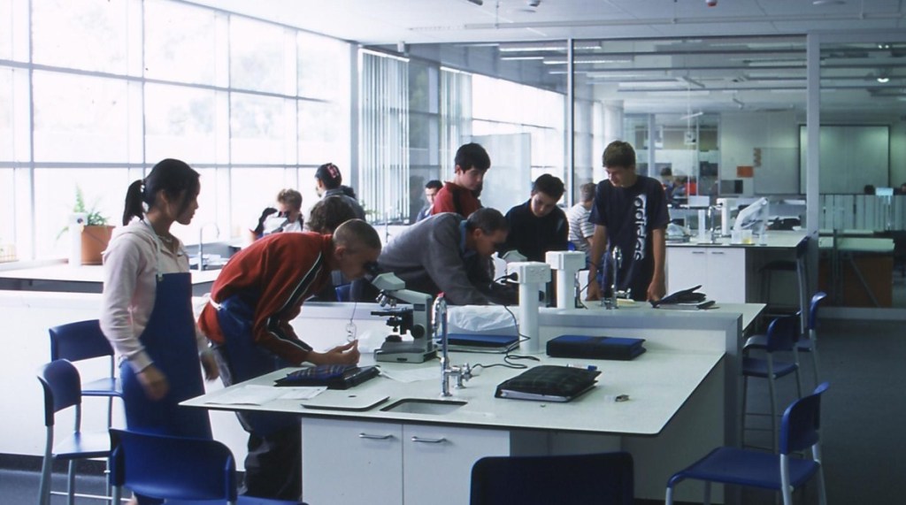 Thumbnail for Australian Science and Maths School model wins OECD praise