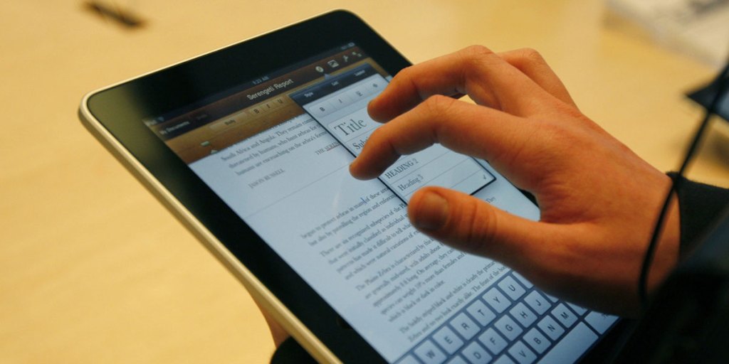 Australians can't stop checking work emails, even when they're on holidays.
