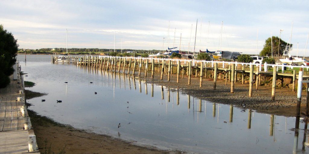 The drought ravaged River Murray at Goolwa in 2008.