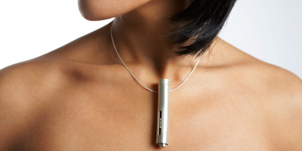 Leah Heiss, Diabetes neckpiece, 2007, material. Photo: Courtesy of the artist.