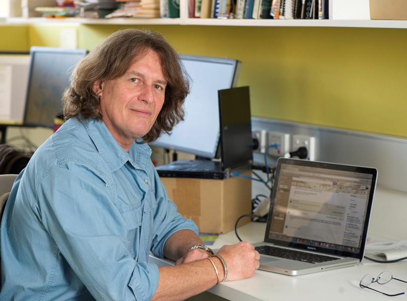 International fossil expert Dr Gerald Grellet is working with Flinders University's Palaeontology Department to find the owner of a fossil egg from the Australian Ice Age.