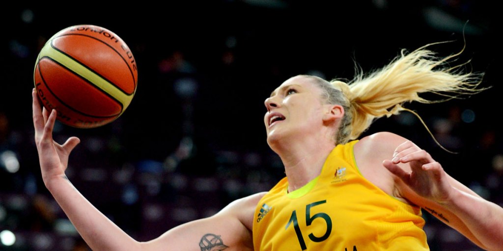 Lauren Jackson in action for the Opals.