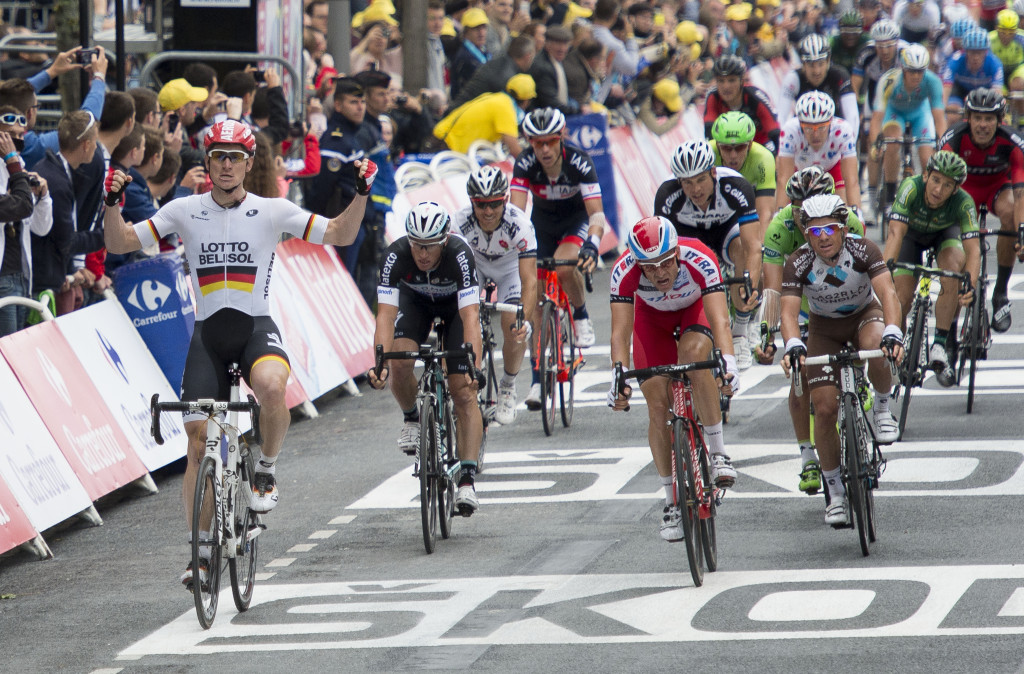 Thumbnail for Greipel dazzles in the drizzle