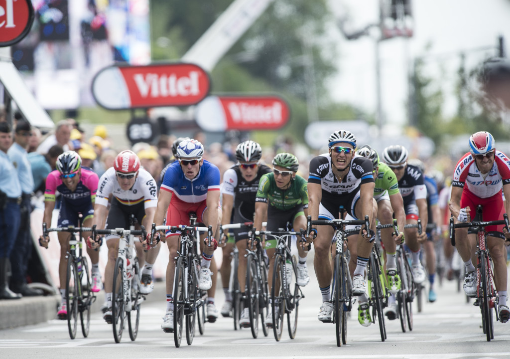 Thumbnail for Bad day for defending Tour champions