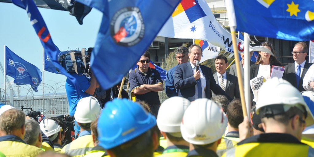 Bill Shorten addressing a rally of ASC workers in Adelaide. 