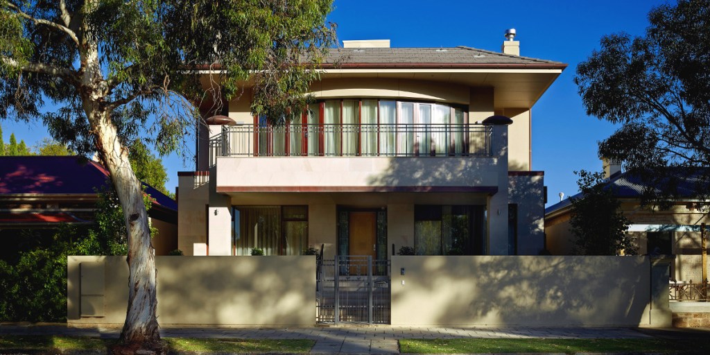 Thumbnail for Art Deco house meets natural light