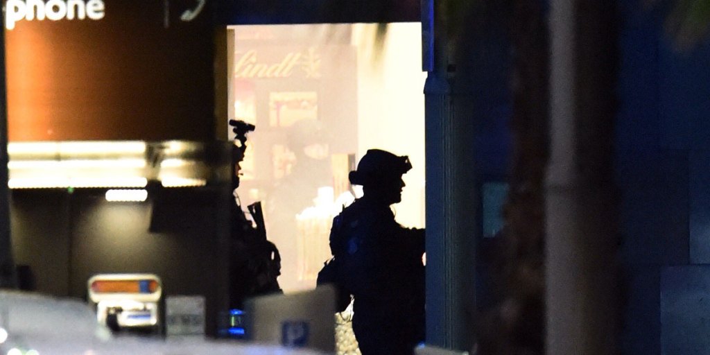 Thumbnail for Poor advice hindered police in Lindt siege: Coroner