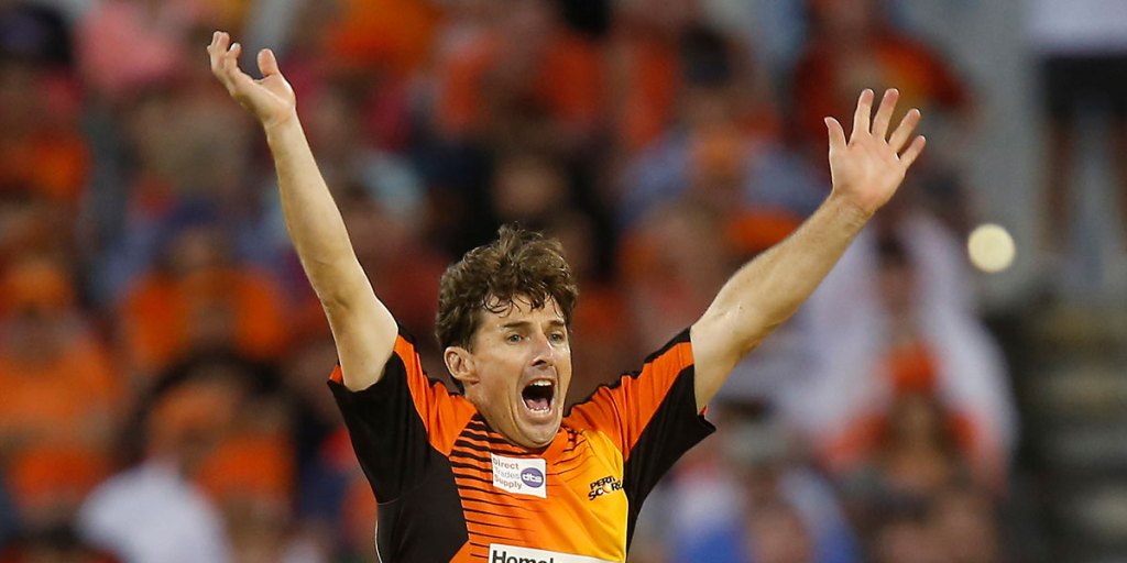 Thumbnail for Veteran Hogg ends Strikers’ run