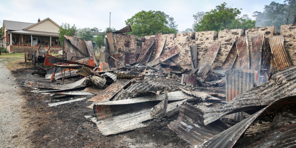 Thumbnail for Why no-one died in the Hills bushfires