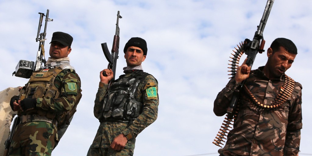 Volunteer Shiite fighters who support the government forces in the combat against the Islamic State (IS) group. Photo: AFP