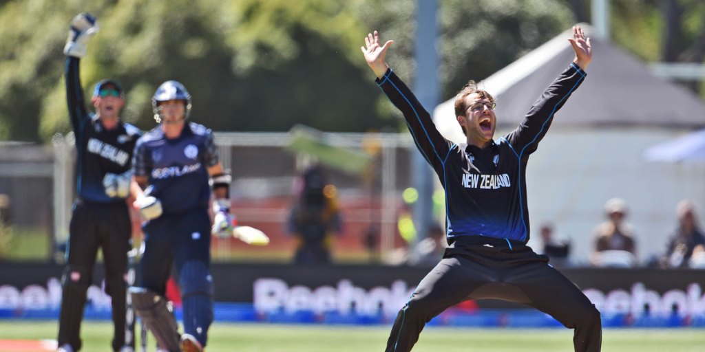 New Zealand spinner Daniel Vettori appeals successfully for an LBW decision against Scotland batsman Iain Wardlaw.