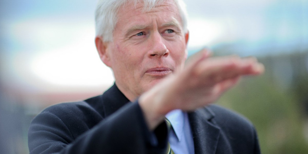 Linking planning and roads reforms means higher priority for pedestrians and public transport, Planning Minister John Rau says.