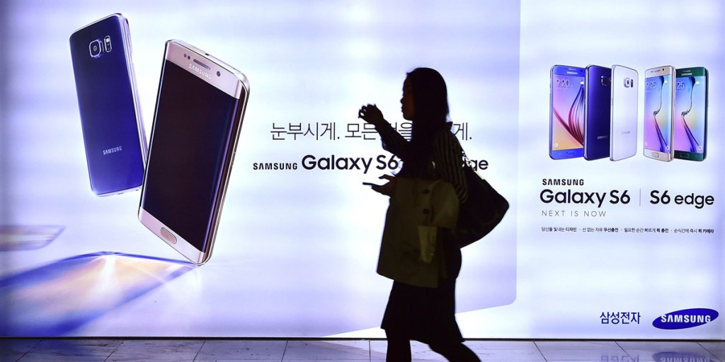 Thumbnail for Samsung regains smartphone lead