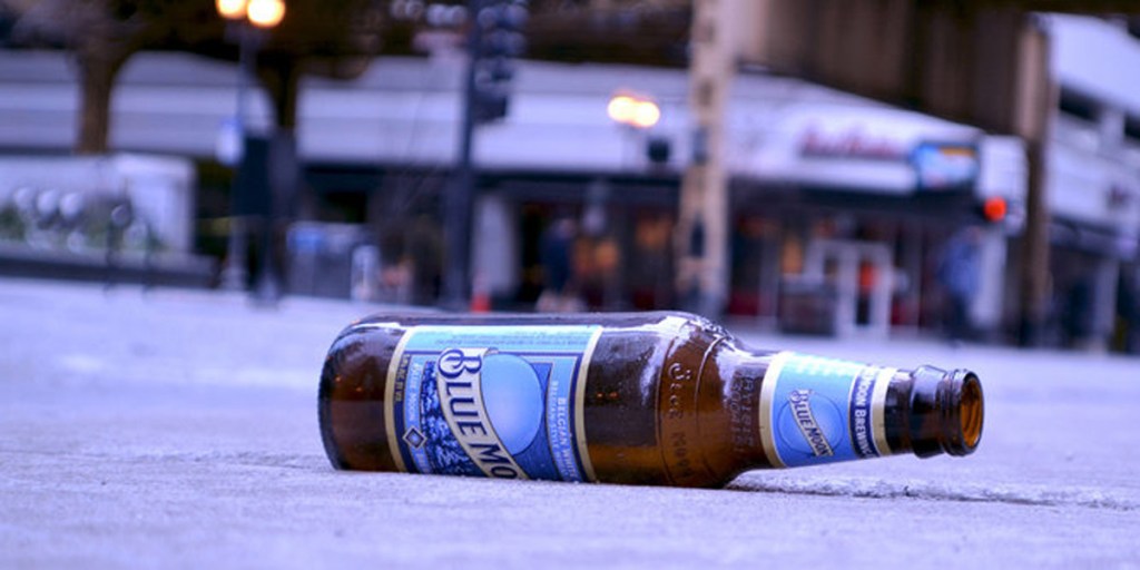 US brewing giant MillerCoors is facing a class action law suit for passing off its Blue Moon brand as craft beer. Photo: Treasure/Flickr
