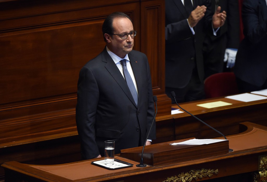 French President Francois Hollande addresses an exceptional joint gathering of Parliament in Versailles. AFP PHOTO / STEPHANE DE SAKUTIN