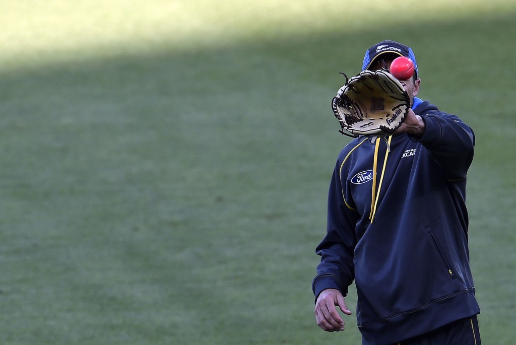 New Zealand paceman Tim Southee catches a pink cricket ball during a training session at the Adelaide Oval. Photo: Saeed Khan / AAP