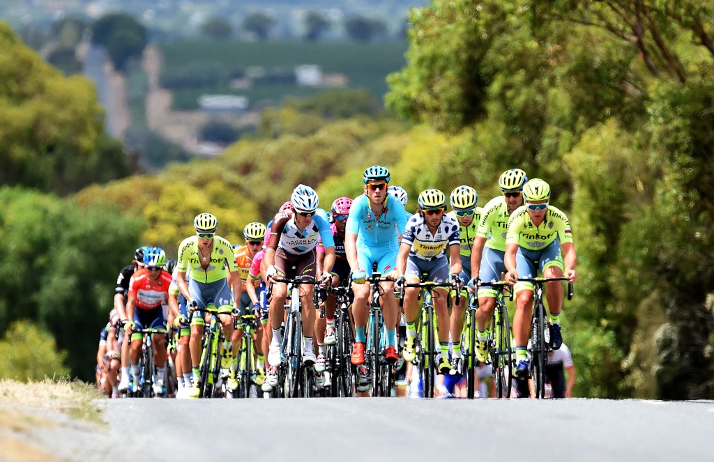 Thumbnail for Cycling fan helps out Farrar in TDU