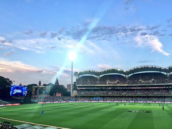 The Strikers once again thrilled a capacity Adelaide Oval crowd. Photo: Twitter.