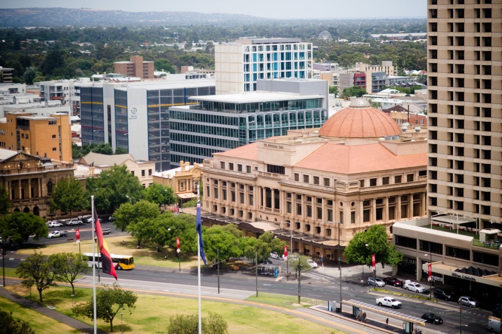 John Rau and the Lord Mayor both want Victoria Square to be "squared". 