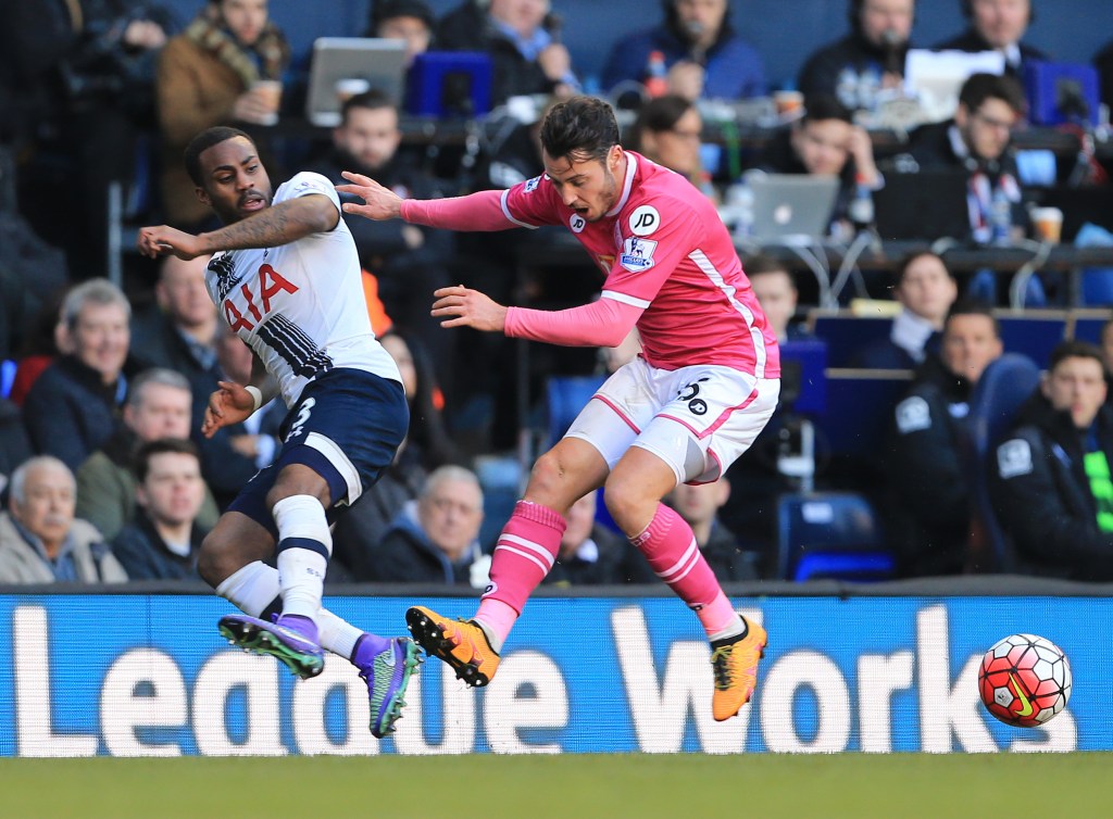 Thumbnail for Hot Spurs close gap on leaders Leicester