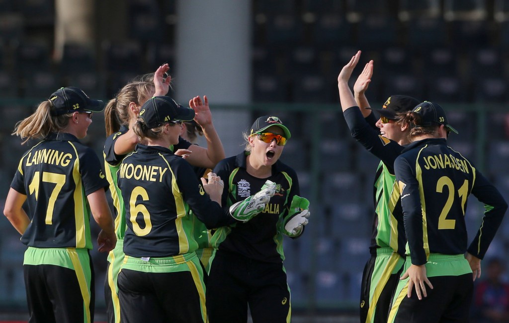 Thumbnail for Southern Stars eye title after England collapse