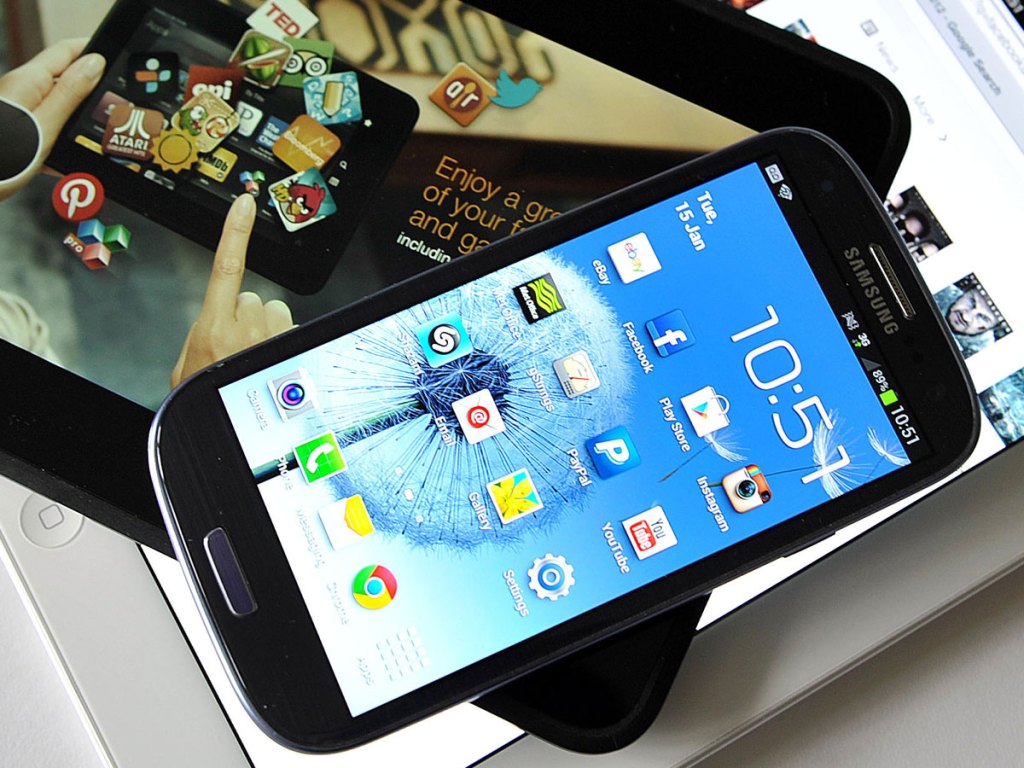 Thumbnail for Samsung phones survive dunks not drops