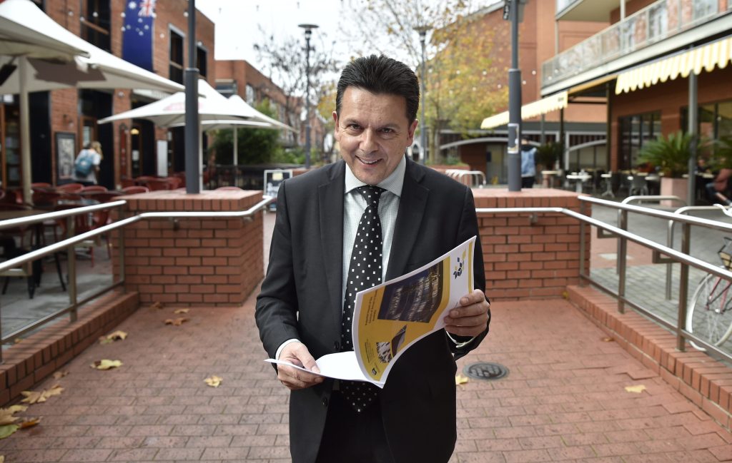 Thumbnail for Xenophon says no hung parliament – but don’t bet on it