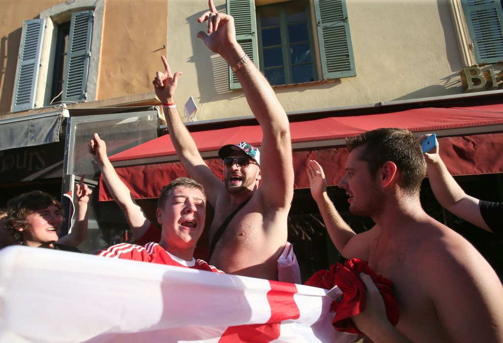 Thumbnail for English Brexiteers sing when they’re winning on the French Riviera