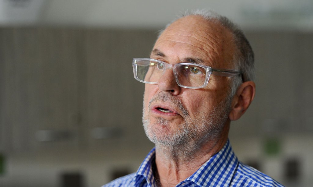 Thumbnail for Nitschke demands SA police return items