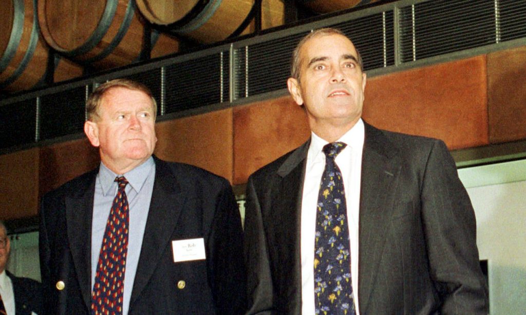 Rob Kerin and John Olsen. Photo: Carlo Irlitti / AAP