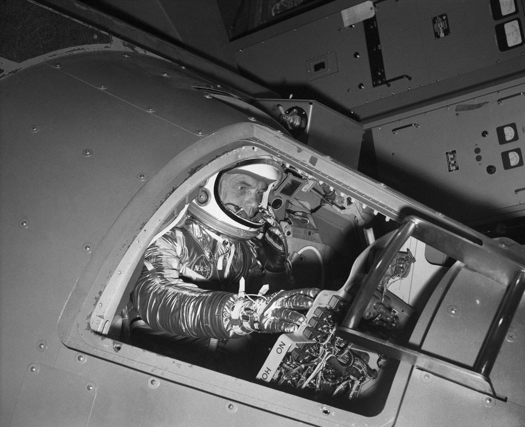Thumbnail for Pioneering astronaut John Glenn dies