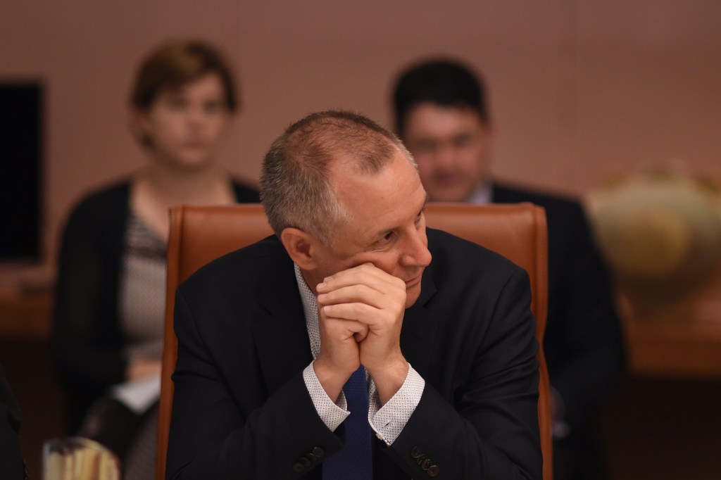 Thumbnail for Labor takes poll position as boundaries battle threatens to drag on