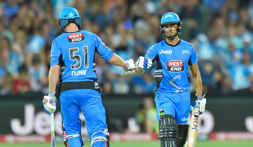 Ben Dunk and Jake Weatherald formed an ominous opening partnership, but it wasn't enough to overcome an imposing target. Photo: David Mariuz / AAP