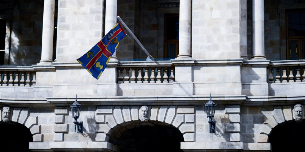 Adelaide Town Hall on King William Street. Photo: Nat Rogers / InDaily.