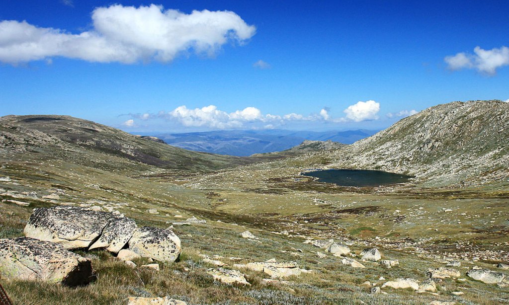 Lake Cootapatamba - the national park's highest glacial lake. Photo: Andrea Schaffer / Wikimedia Commons