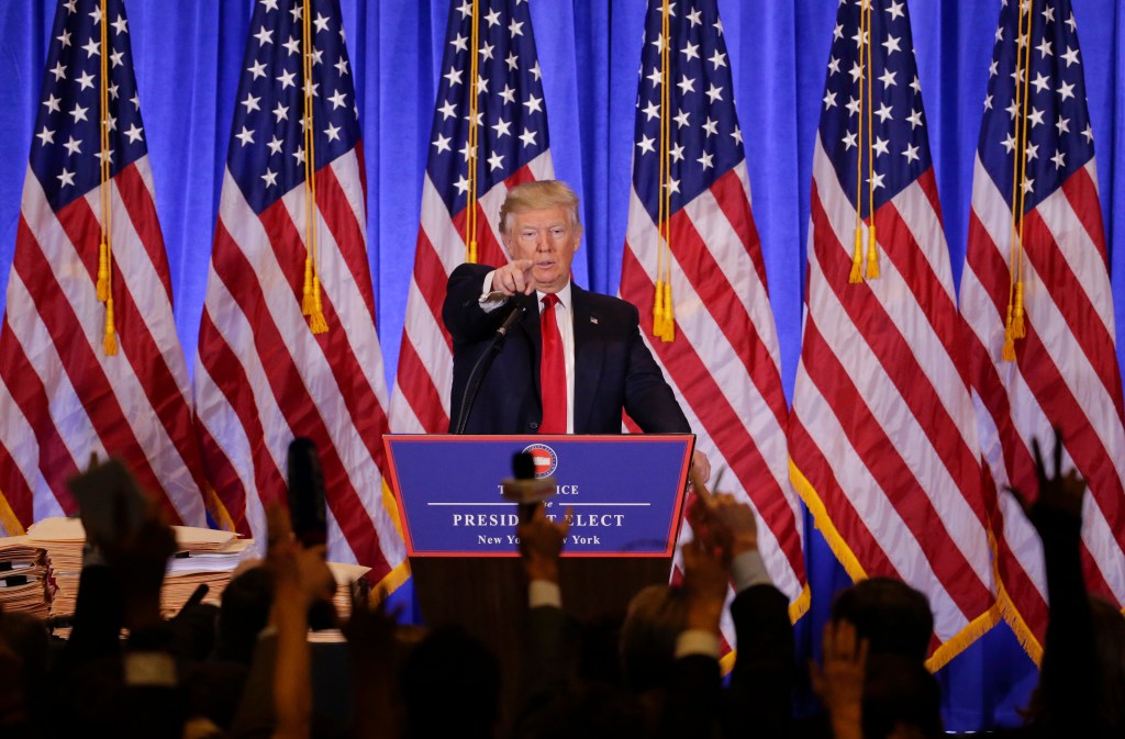 Thumbnail for “Fake news”: Trump compares intelligence agencies to Nazis