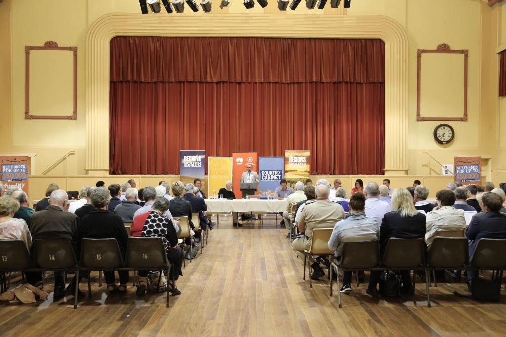 Jay Weatherill addressing a 'Country Cabinet' gathering in Clare this week. Photo: Facebook