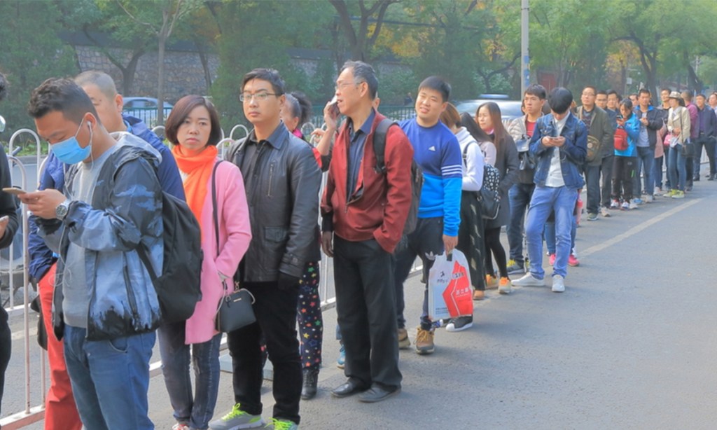 When resources are scarce, deciding who should be front of the queue for the flu vaccine is an ethical minefield. Photo: www.shutterstock.com