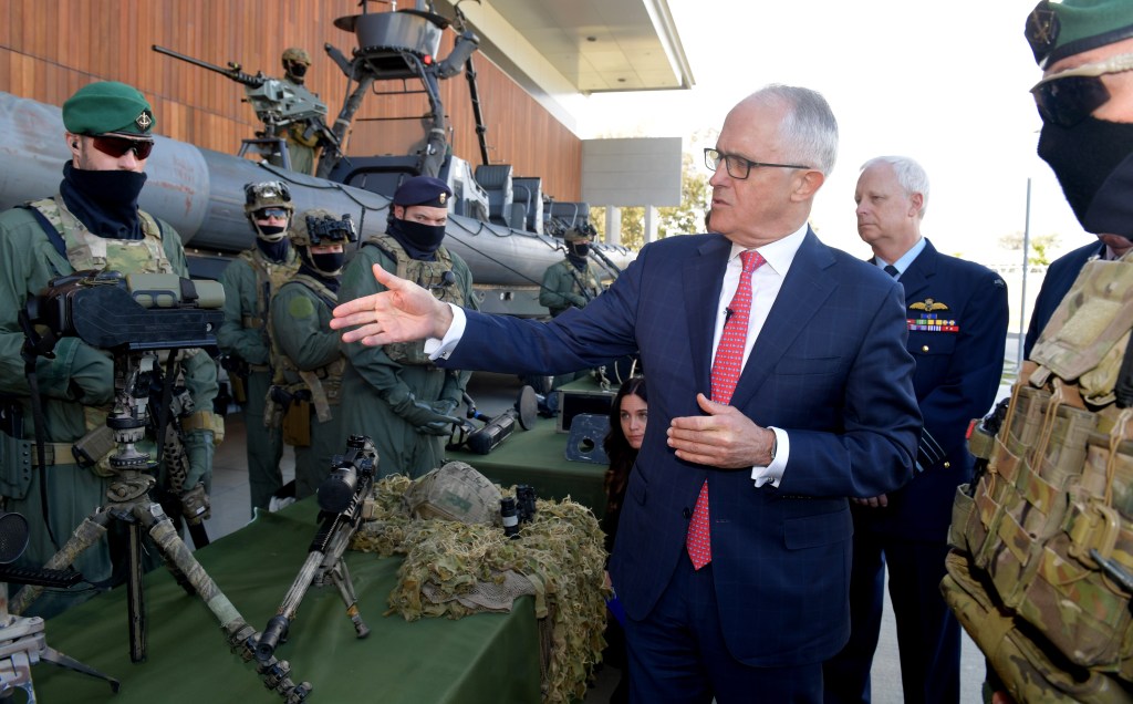 Prime Minister Malcolm Turnbull speaks to Special Operations Command soldiers at Holsworthy Barracks. Photo: AAP/Brendan Esposito