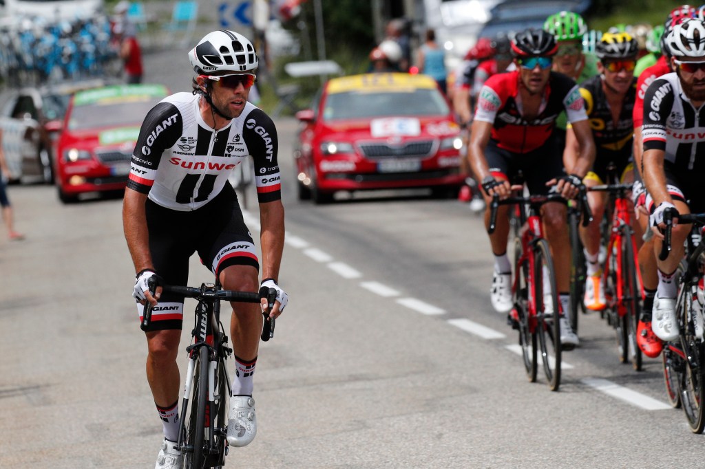 Thumbnail for Aussie Matthews set for green jersey after Kittel crashes out