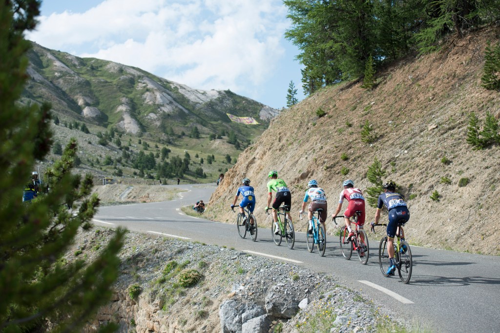 Thumbnail for Barguil charges but Froome, Matthews stay safe