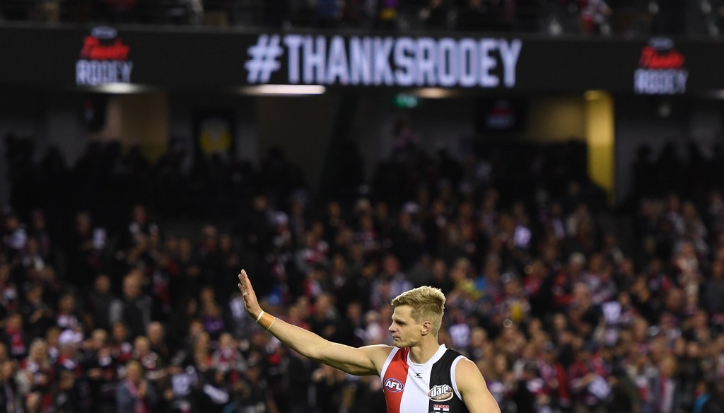Nick Riewoldt farewells Saints fans in his last home game after yesterday's victory over North Melbourne. Photo: Julian Smith / AAP