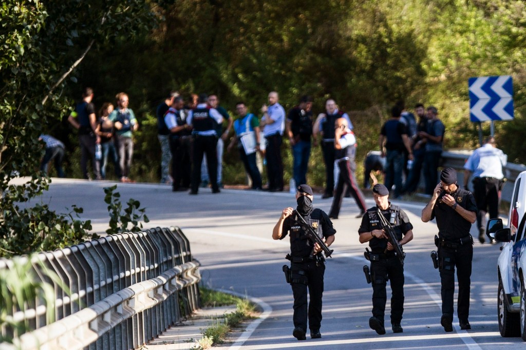 Thumbnail for Police shoot dead Barcelona attacker