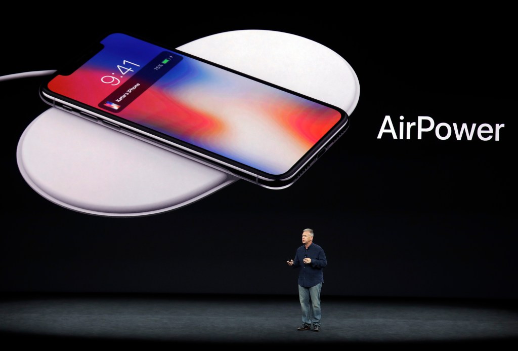 Thumbnail for New iPhone loses home button, adds facial recognition