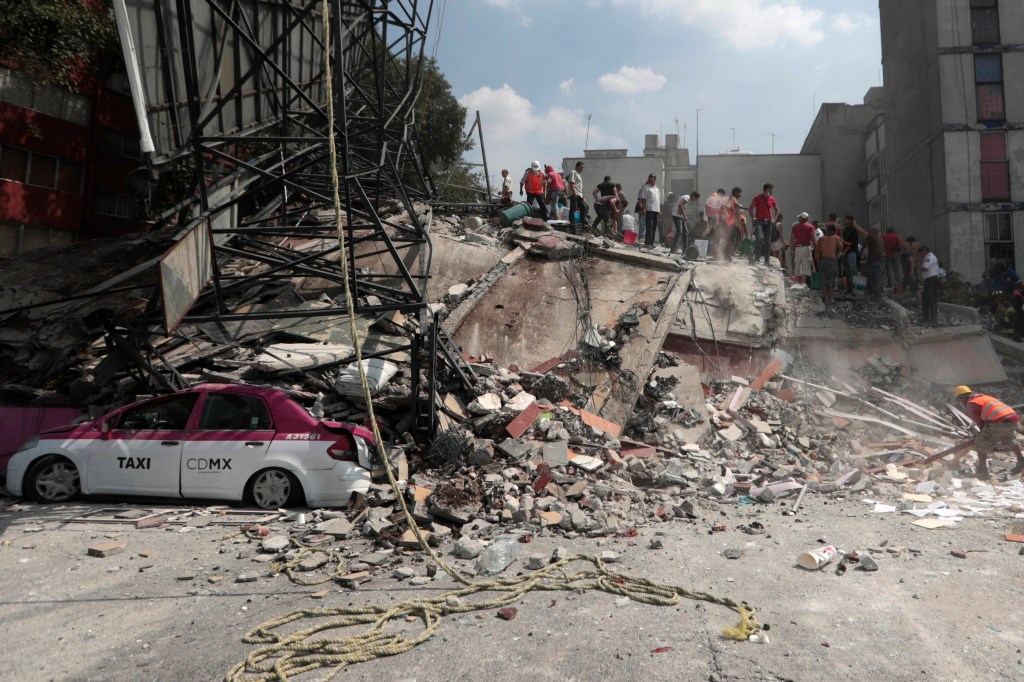 Thumbnail for Quake near Mexico City kills more than 138