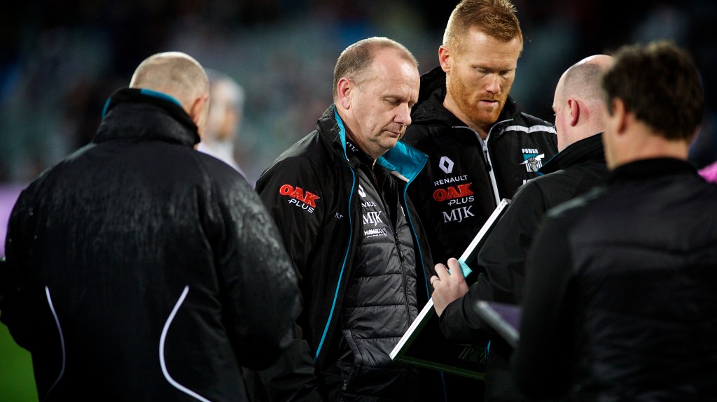 Thumbnail for Suns sound out Hinkley for coaching job