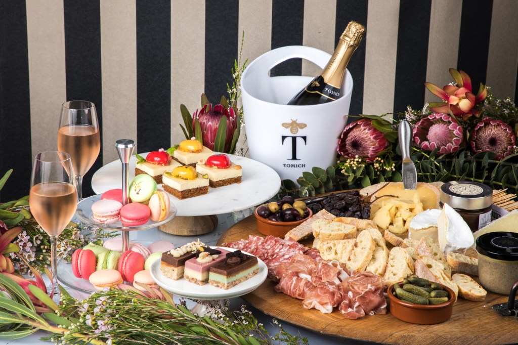 Thumbnail for Long lunch, a twilight market and a gin sling