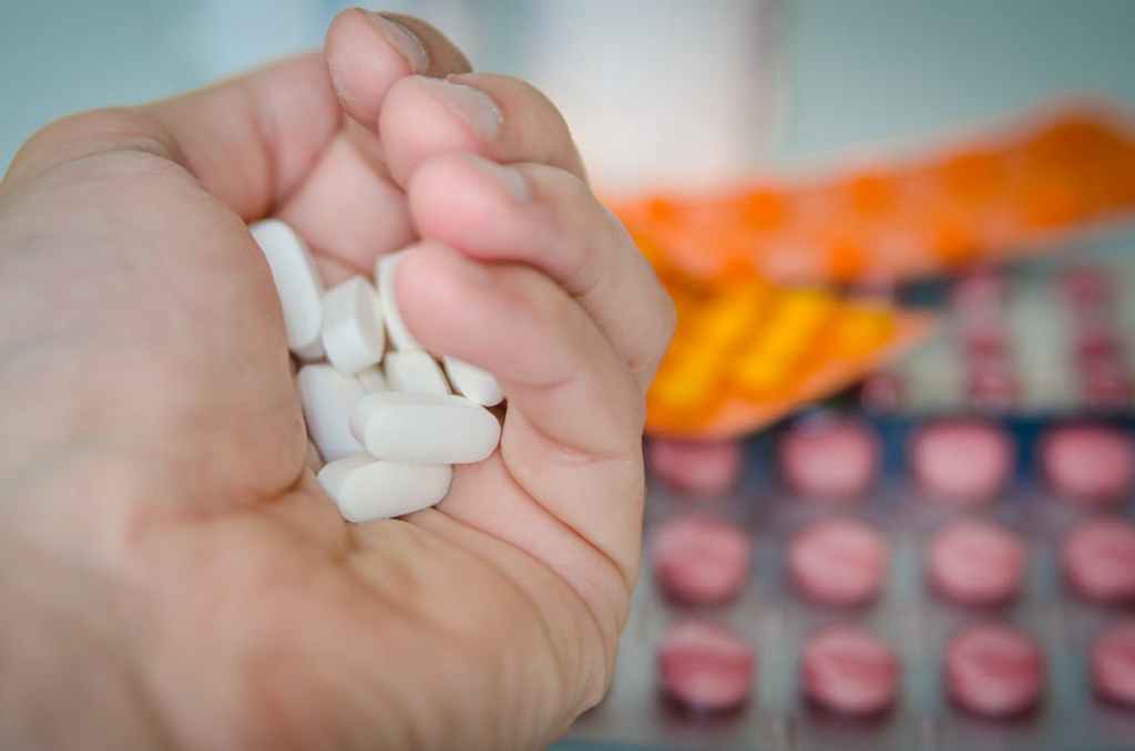 Thumbnail for Experts endorse move to cut codeine addiction