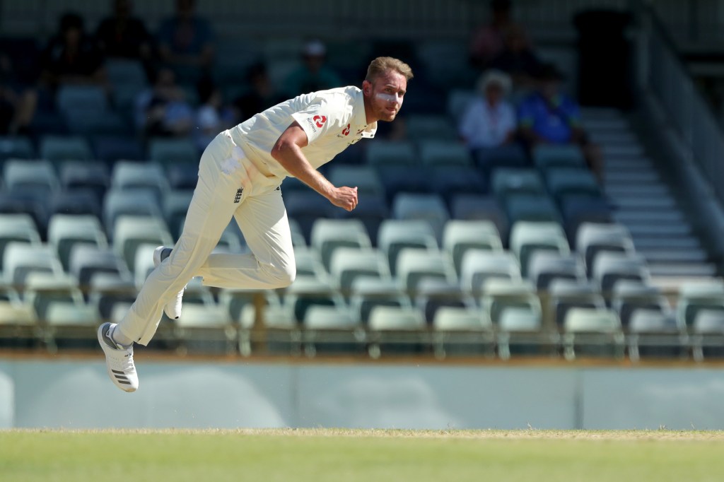 Thumbnail for England team Adelaide-bound after lacklustre Perth outing